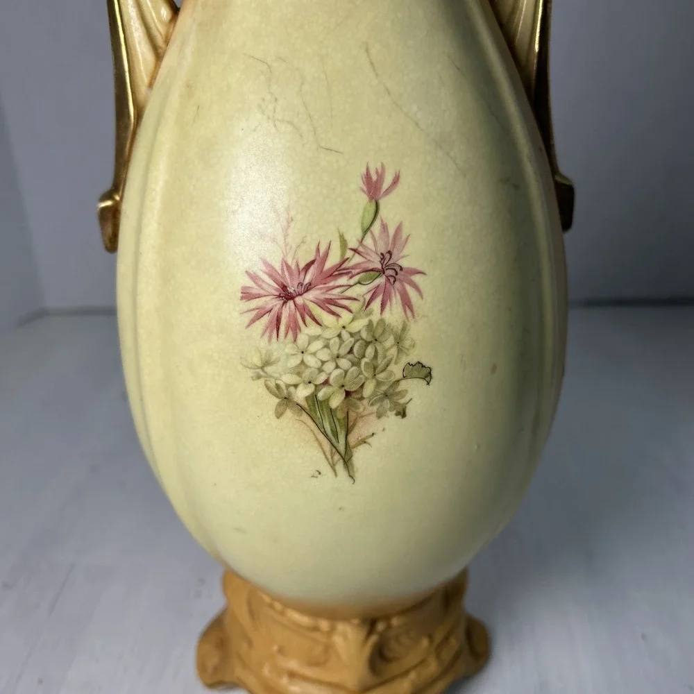 ANTIQUE ROYAL WETTINA FOOTED VASE-AUSTRIA-ROBERT‎ HANKE LATE 19th CENTURY 1508
